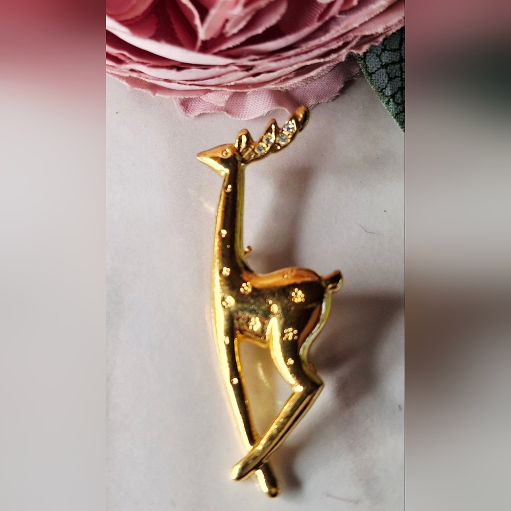 Vintage 80s ✨️🦌Golden Deer Brooch/Pin